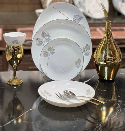 سرویس ارکوپال ۲۶ پارچه طرح شاخه نبات لب طلایی