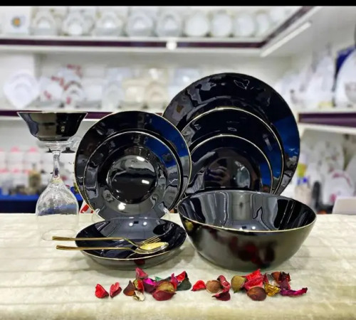 سرویس ارکوپال ۲۶ پارچه لومینارک فرانسه مدل مشکی لب طلا